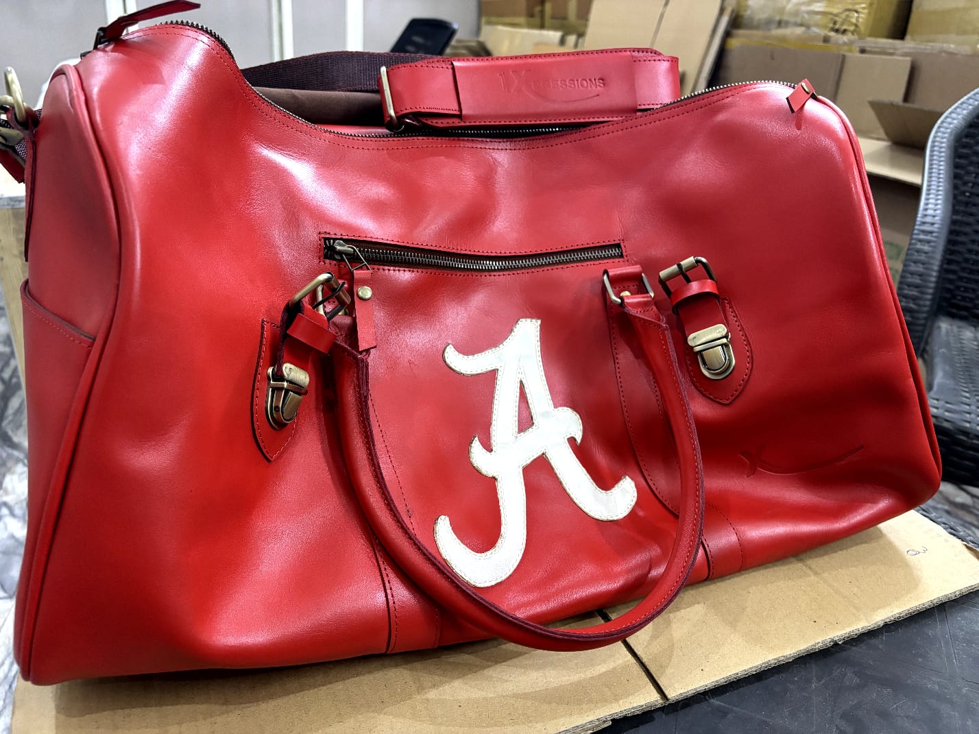 Premium Leather Shoulder Bag – Stylish, Durable, and Perfect for Travel or Daily Use