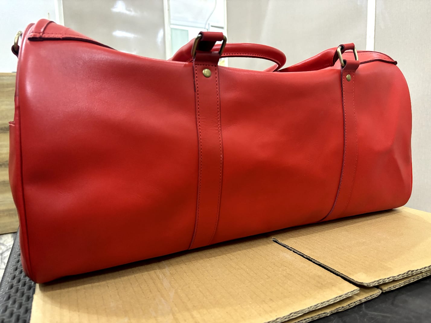 Premium Leather Shoulder Bag – Stylish, Durable, and Perfect for Travel or Daily Use