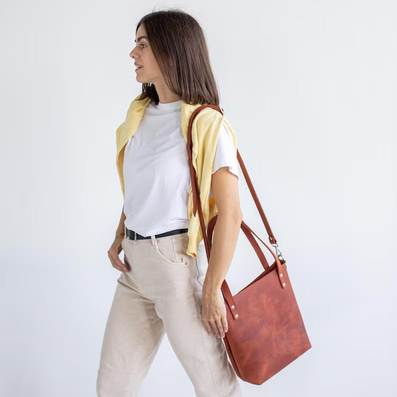 Handmade Leather Tote Bag with Zipper Closure & Removable Crossbody Strap – Versatile Everyday Work & Travel Purse