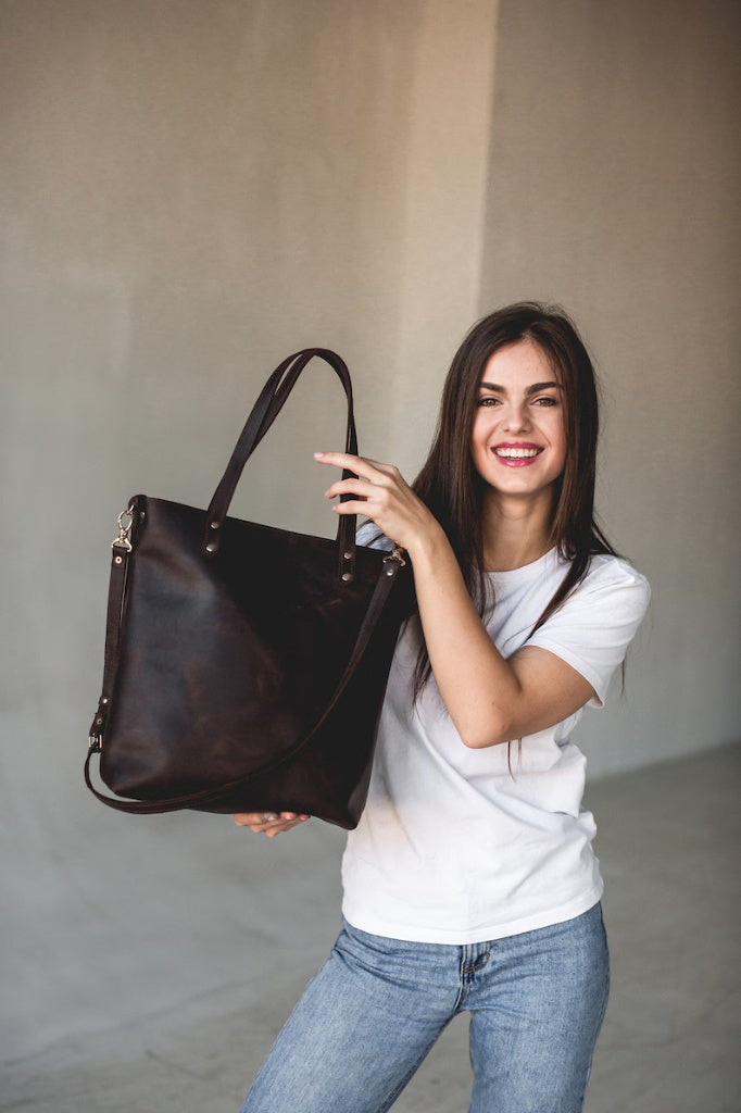 Handmade Leather Tote Bag with Zipper Closure & Removable Crossbody Strap – Versatile Everyday Work & Travel Purse