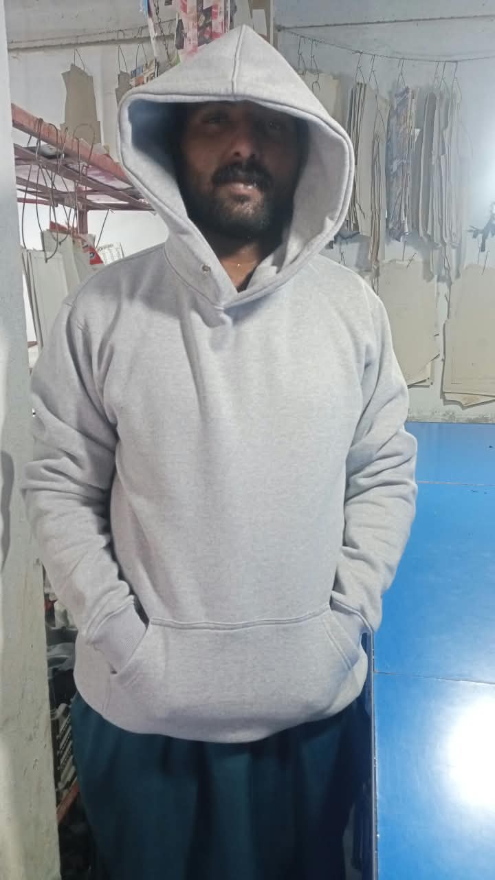Men's Light Grey Buffalo Graphic Pullover Hoodie with Front Pocket