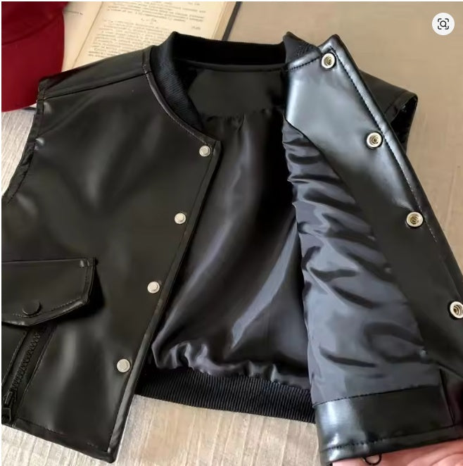 Women's Edgy Faux Leather Cropped Vest with Pockets – Black Biker Gilet