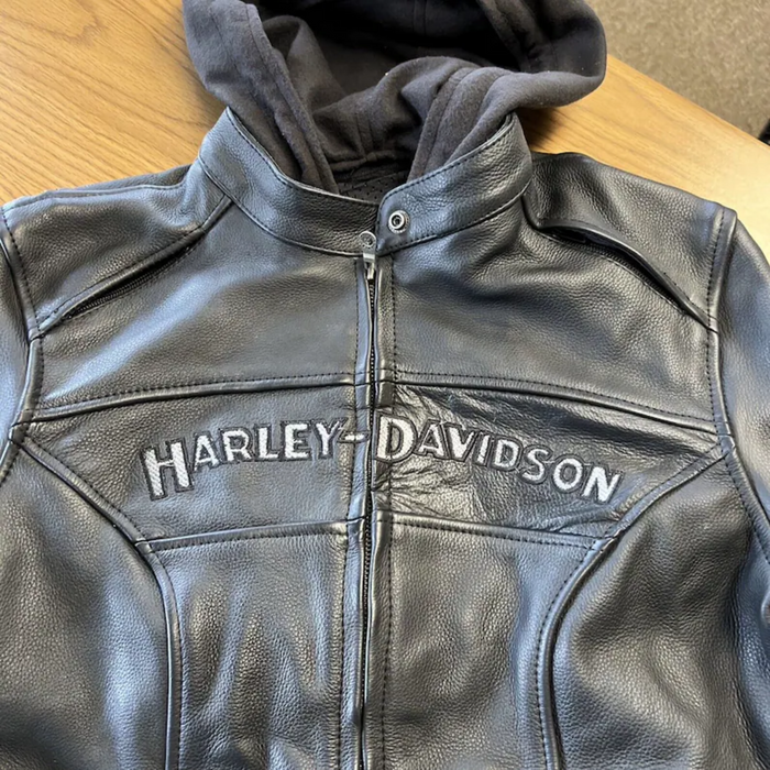 Damen-Motorrad-Lederjacke „Miss Enthusiast Harley Davidson“, HD-Biker-Lederjacke für Damen: Robuster Stil für die Straße