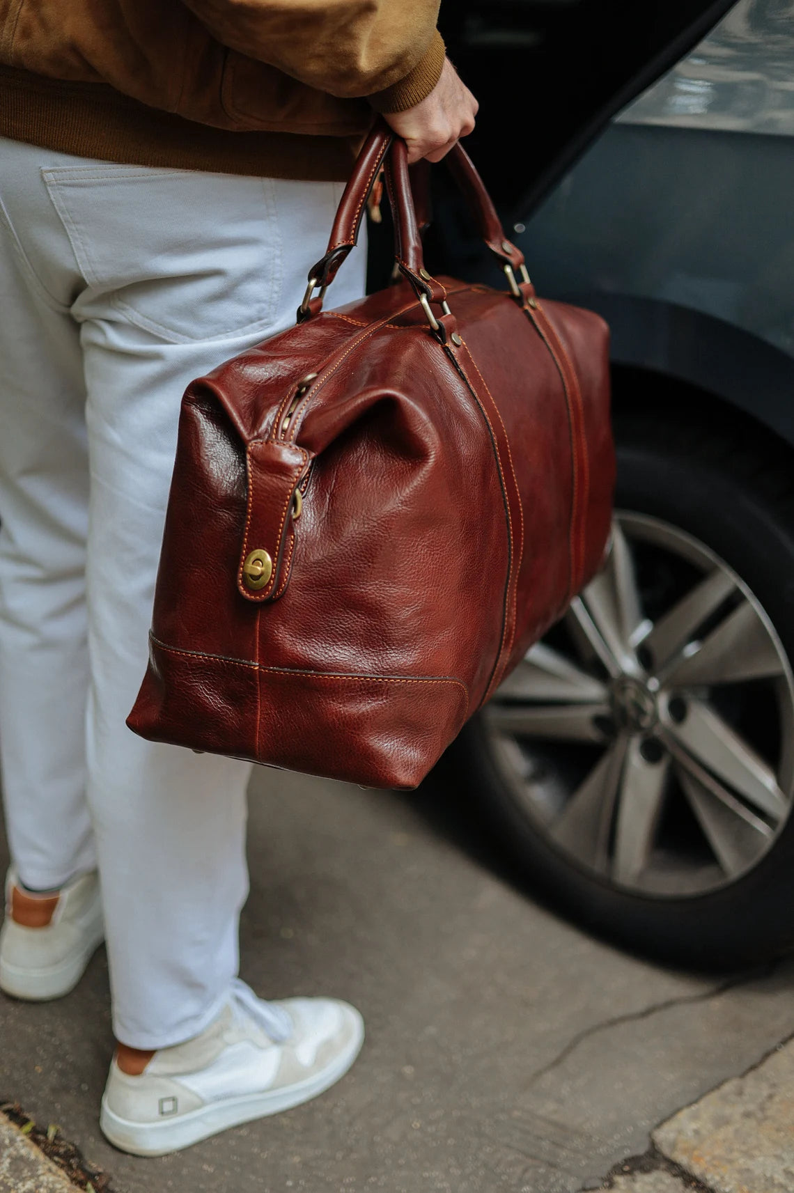 Handcrafted Italian Leather Duffle Bag: Brown Leather Weekender